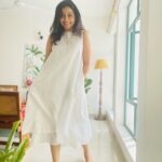 Shruti Ramachandran Instagram - A dress with pockets is the most underrated piece of clothing. My 2 cents on life.
