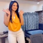 Shweta Tiwari Instagram - This is what happens when you work with happy actors…they dance without any rhyme or reason…and without any proper steps🙄