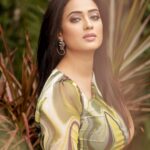 Shweta Tiwari Instagram - 🍃🍃🍃🍃 @amitkhannaphotography @stylingbyvictor @sohail__mughal___ @rubans.in @durgedeepak76
