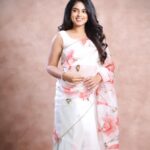 Siddhi Idnani Instagram - You are absolutely capable of creating the life you’ve dreamed off. 🤍 Designer - @rang_by_shilpa Photographer - @deepak_durai_photography MUA - @pavash_ @yolo.offl Stylist - @sandhya__sabbavarapu Studio - @vybn_studio Managed by - @arunprajeethm