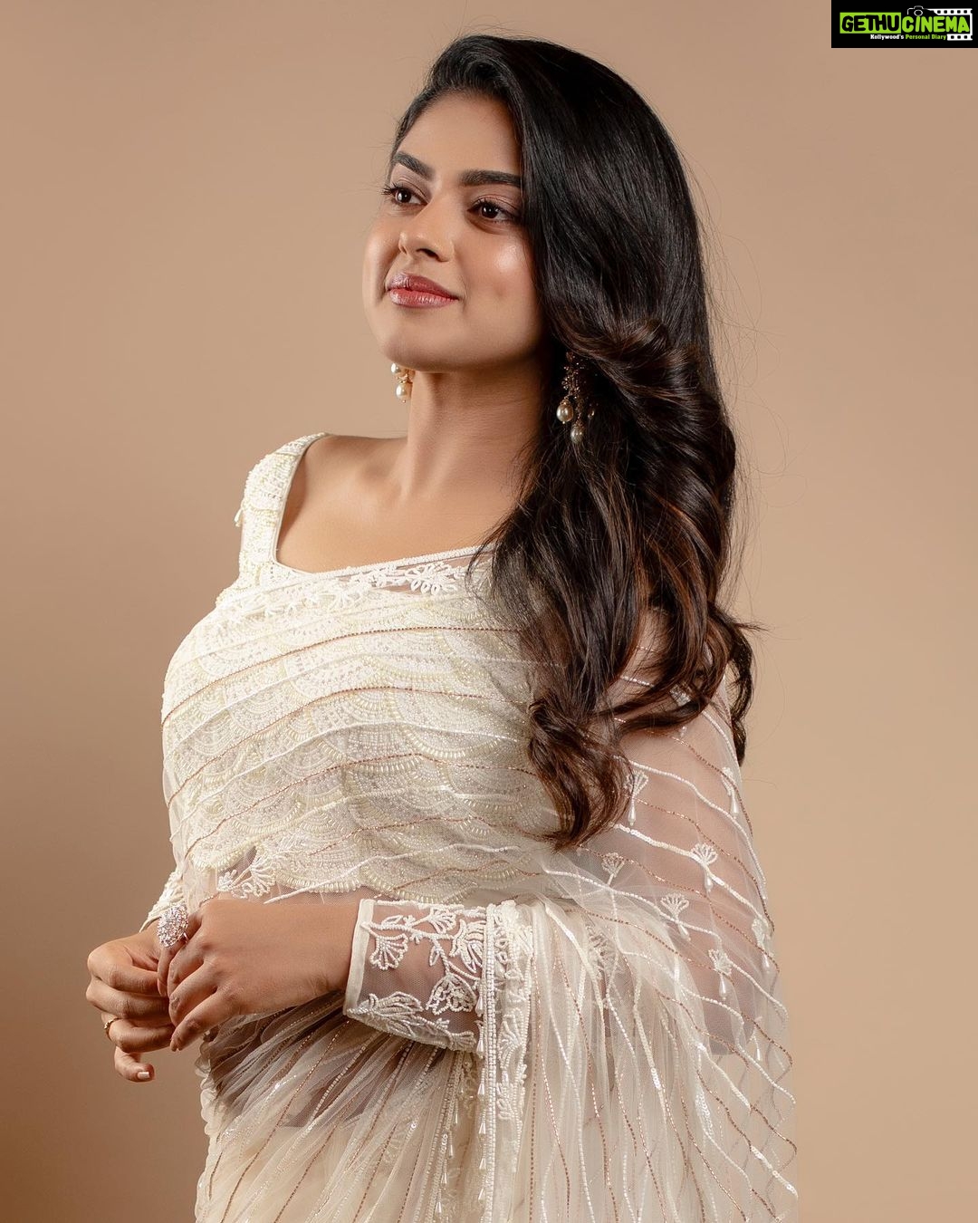 Siddhi Idnani Instagram - Paavai to me is all white, pure & innocent, hopeful & simple. Thank you for making my vision for this big event come to life 🤍 Outfit - @arka_by_divya_kanigalupula Jwellery - @challani_jewellery Photography - @kiransaphotography Stylist - @sandhya__sabbavarapu Styling team - @team_sandhya @rashmi_angara @thumu_bhavana Makeup - @reenapaiva Hair - @venki_haistylist @arunprajeethm