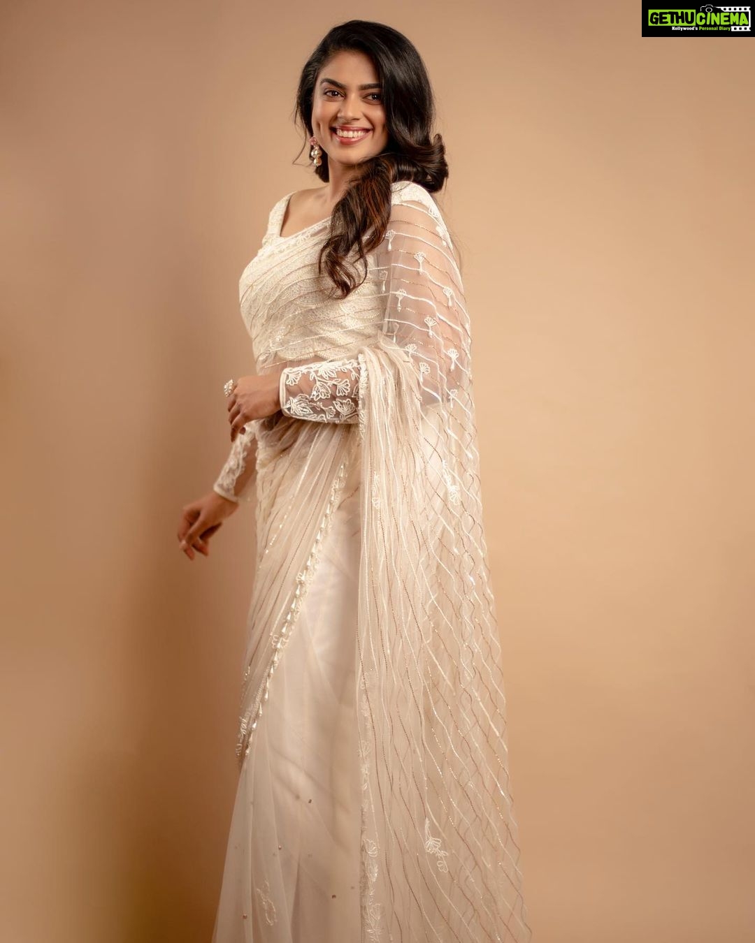 Siddhi Idnani Instagram - Paavai to me is all white, pure & innocent, hopeful & simple. Thank you for making my vision for this big event come to life 🤍 Outfit - @arka_by_divya_kanigalupula Jwellery - @challani_jewellery Photography - @kiransaphotography Stylist - @sandhya__sabbavarapu Styling team - @team_sandhya @rashmi_angara @thumu_bhavana Makeup - @reenapaiva Hair - @venki_haistylist @arunprajeethm