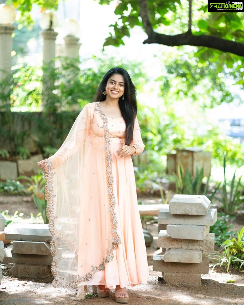 Siddhi Idnani Instagram - She did her best, and God did the rest 🌸✨🌤 Wearing - @savinidii_official 📸 - @cyril_eanastein