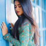 Siddhi Idnani Instagram - feeling the greeens , cause we’re watering the grass we’re standing on💚🦚 Photographed by : @deepak_durai_photography Styled by: @romamamiaa Outfit: @deeveecouture Hair : @priya_durai_makeoverartistry Outfit PR: @devampandeyofficial