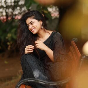 Siddhi Idnani Instagram - Heal. Learn. Grow. Love 🖤

from a spontaneous shoot I did with @deepak_durai_photography & @nandini_kalappa 🖤