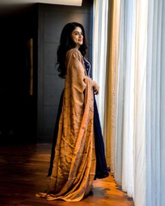 Siddhi Idnani Instagram - At the end of the day we can endure much more than we think we can 💫

Outfit - @tanva_by_deepika
Stylist - @sandhya__sabbavarapu
styling team - @team_sandhya @thumu_bhavana 
@rashmi_angara 
@sirichandana_medi
Photography - @ijoshuamatthew