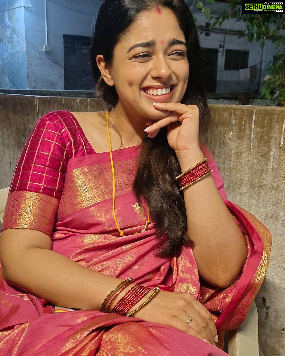 Siddhi Idnani Instagram - Paavai🤍 some moments from my phone camera 📸 #VendhuThanindhathuKaadu
