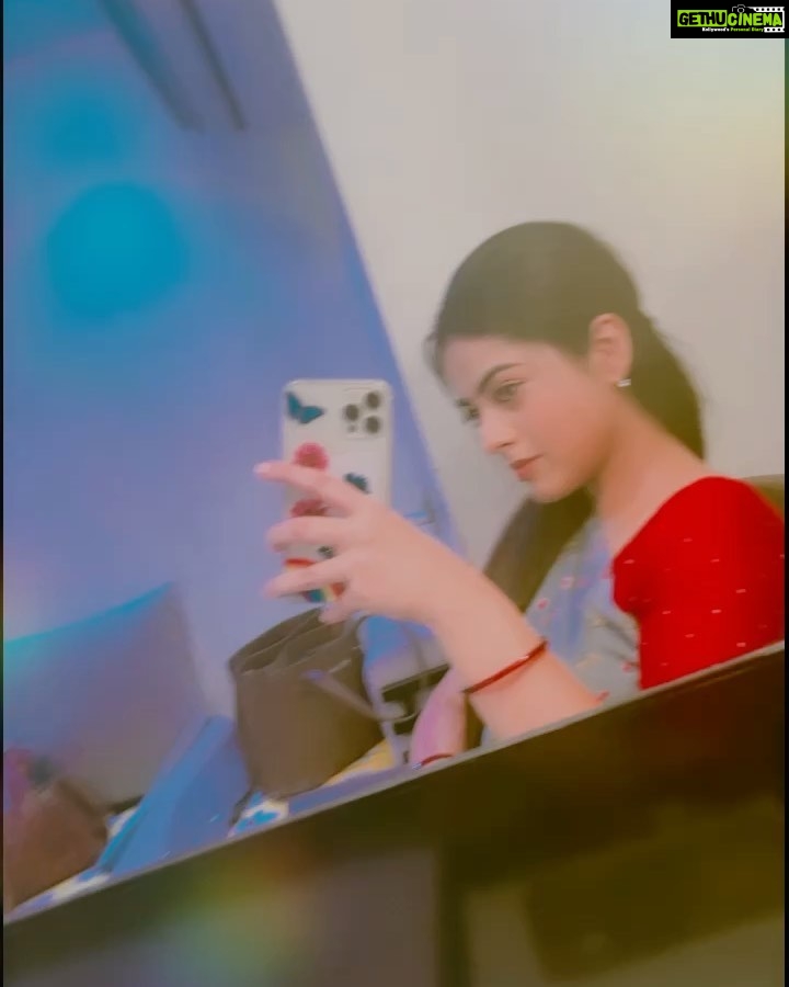 Siddhi Idnani Instagram - Paavai🤍 some moments from my phone camera 📸 #VendhuThanindhathuKaadu