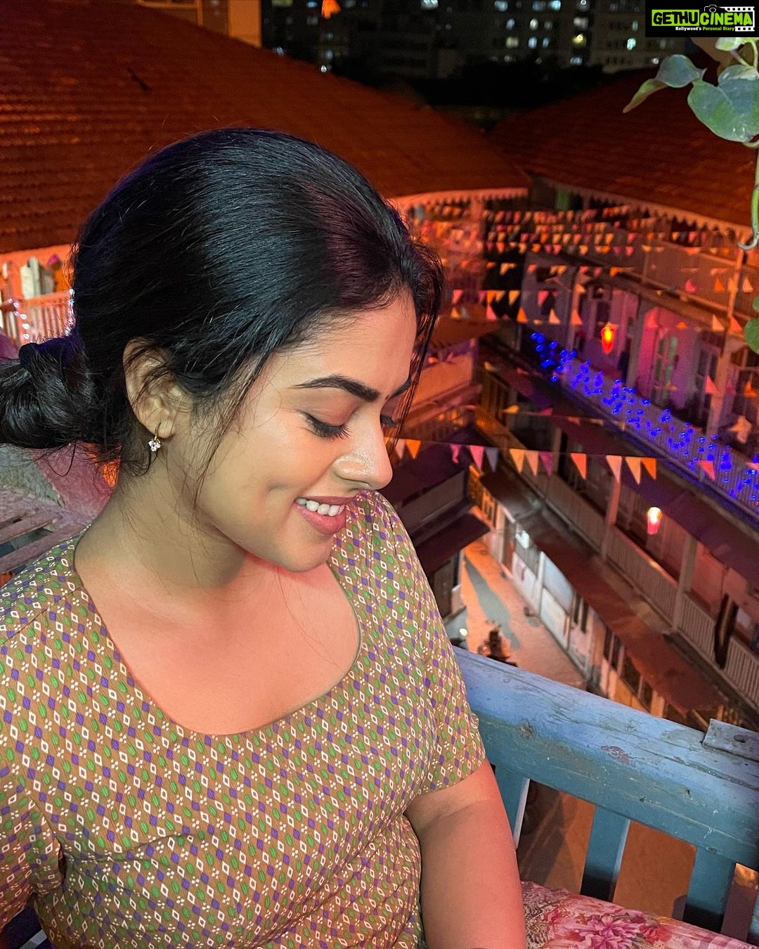 Siddhi Idnani Instagram - Paavai🤍 some moments from my phone camera 📸 #VendhuThanindhathuKaadu