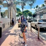 Smriti Khanna Instagram - Oh Cannes! 👗 @mandirawirkhq 👡 @gucci 👜 @prada 🕶️ @danielwellington Cannes, France