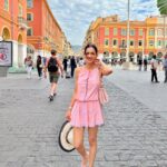 Smriti Khanna Instagram - Painting the town pink 🌸🦩 #niceoldtown Outfit @melissaodabash Bag @louisvuitton Flats @dior Nice Old City