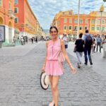 Smriti Khanna Instagram - Painting the town pink 🌸🦩 #niceoldtown Outfit @melissaodabash Bag @louisvuitton Flats @dior Nice Old City