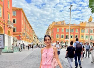 Smriti Khanna Instagram - Painting the town pink 🌸🦩 #niceoldtown Outfit @melissaodabash Bag @louisvuitton Flats @dior Nice Old City