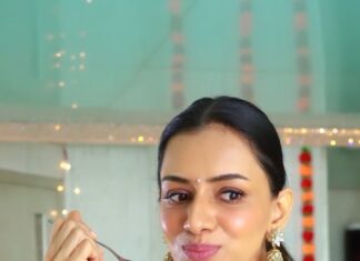 Smriti Khanna Instagram - Kick off the largest festival of the year with a dessert that is bound to wow all your dinner guests. This Diwali, check out the Kwality Wall’s Gulab Jamun! It is amazingly sweet and has real gulab jamun pieces inside! Yum! Get it through Swiggy or any KW vendor. @Kwalitywalls #TyohaarWahiMithaasNayi #Ad #KwalityWalls #KwalityWallsGulabJamun #DiwaliMeetha#DiwaliDesserts #GulabJamun #GulabJamunIceCream #HappyDiwali