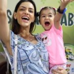 Smriti Khanna Instagram - Anayka and I, had the best time last weekend at Kidzania to experience their first ever metaverse wildlife safari with Kinder Joy Natoons, where we experience and learn about animal kingdom in a very fun and innovative way. Honestly, we had the best experience ever and it was such a great way to make my child learn about animals with fun and innovative learning in the 3D experience. Natoons is an all year round animal collection by Kinder Joy. Use applaydu app to continue learning more about natoons and animal kingdom. It’s happening in noida from Oct 1st till 9th Oct & in Mumbai from 1st Oct to 18th Oct. Head over to @kidzaniaindia asap ! @kinderind #Collab #KinderJoyNatoonsMetaverse #EnjoyTheNatoonsMetaverse #KinderJoy #Natoons