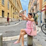 Smriti Khanna Instagram – Painting the town pink 🌸🦩
#niceoldtown 
Outfit @melissaodabash 
Bag @louisvuitton 
Flats @dior Nice Old City