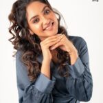 Smruthi Venkat Instagram - “ Because of your smile, you make life more beautiful.” . . Actress: @smruthivenkatofficial Magazine: @she_india (Tamil) Publication: @cherieamour.in Founder: @its.manikandan Photography: @prakash_photographe Styled by: @styledbyvarsh MUA: @liyash_makeup_artist Hairstylist: @binchu_kc Studio: @vybn_studio . . #shebeauty #smruthivenkat