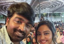 Smruthi Venkat Instagram - Super happy to have met @actorvijaysethupathi sir at Loyola ovations 🖤 Fan girl moment 🤩 Thank you Loyola for having me 💛