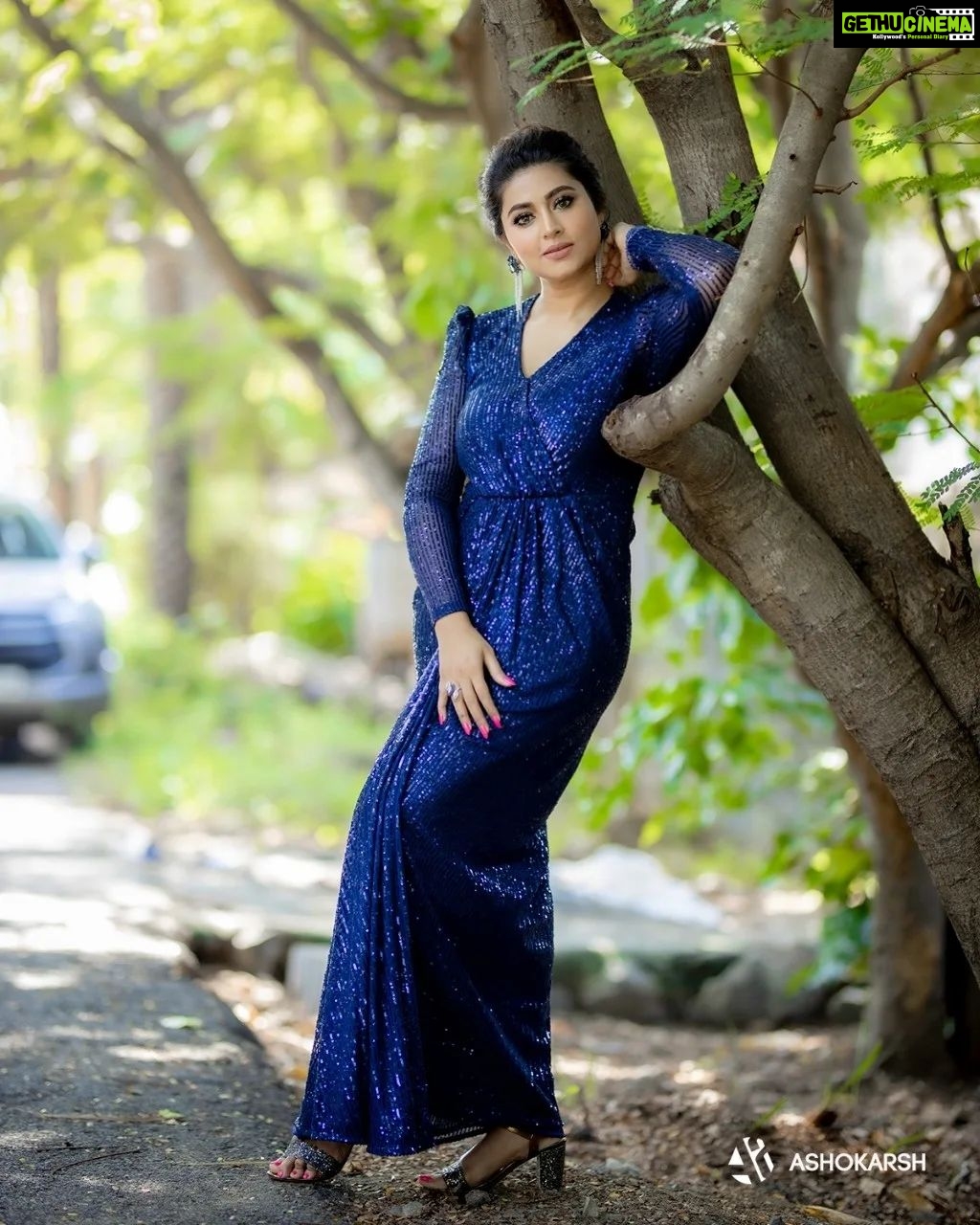Sneha Instagram - Doing what you like is freedom , liking what you do is happiness! @geetuhautecouture @jcsjewelcreations @ashokarsh @vijiknr @vyshalisundaram_hairstylist #sparkle #life #dress #geetuhautecouture #jcs #livelife #letlive #enjoyeverymoment❤️