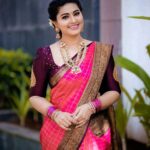 Sneha Instagram - The secret of great style is feel good in what you wear!! @dakshinam_sarees @geetuhautecouture @jcsjewelcreations @vyshalisundaram_hairstylist @ashokarsh #lovewatuwear #sareelove #jcs #mystyle #zeetamil #traditional #beautiful #geetuhautecouture