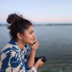 Sneha Instagram – Enjoying the sunset and the moon light.

@prasanna_actor 

#sunset #birthdayevening #peace #moonlight #juschilling #love