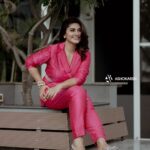 Sneha Instagram - @geetuhautecouture @ashokarsh @vyshalisundaram_hairstylist #pink #favirotecolor #loveyourself #djd #zeetamil #life #urstyle