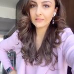 Soha Ali Khan Instagram – There are so many things I want to try with my hair if only I could pronounce them!This challenge has definitely got me saying them right! Have you taken the #CanYouSayItRight challenge from @schwarzkopfin yet? Try it today by heading on over to the @schwarzkopfin effects section!#HairIsLimitless #Limitless #MySchwarzkopf #ad