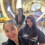 Sonal Chauhan Instagram – 𝓛𝓪𝓼𝓽 𝔀𝓮𝓮𝓴 𝓲𝓷 𝓹𝓲𝓬𝓽𝓾𝓻𝓮𝓼 💕✨🧿
.
.
.
.
.
.
.
.
.
.
.
.
.
.
.
.
.
.
.
.
.
.
.
.
#ॐ #love #blessings #sisters #bangkok #trip #bestfriends #prayers #thailand #dump