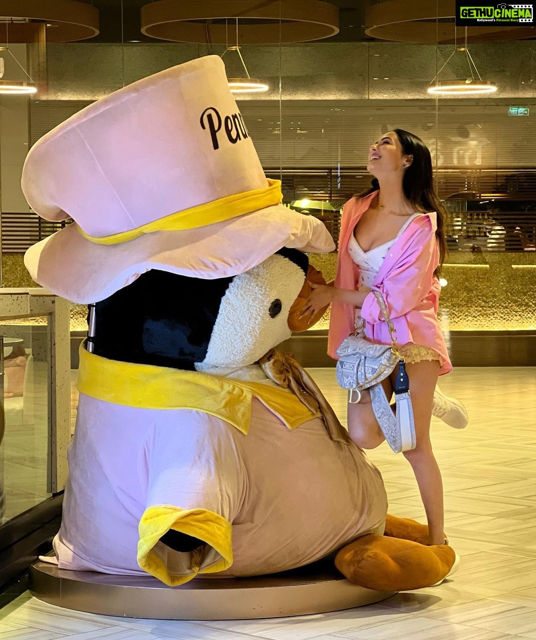 Sonal Chauhan Instagram - 𝓗𝓪𝓹𝓹𝔂 𝓬𝓱𝓲𝓵𝓭𝓻𝓮𝓷'𝓼 𝓭𝓪𝔂 🐧 . . . . . . . . . . . . . . . . . . . . #love #children #day #sonalchauhan