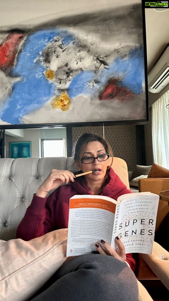 Sonali Bendre Instagram - "You are the user and controller of your genes, the author of your biological story. No prospect in self-care is more exciting." Super Genes: Unlock the Astonishing Power of Your DNA for Optimum Health and Well-Being by @deepakchopra and rudolphetanzi is a very fascinating book which continues the nature vs nurture debate. The book contains simple changes that we can make in our lives that can influence our genetics. It is based on the principle that one will always have the genes they're born with, but it is dynamic and can be one of our strongest allies for personal transformation. We look forward to reading this book and hope to see you at our #SBCBookDiscussion 🥰 #SBCBookOfTheMonth #Bookstagram #Reels #ReelItFeelIt #ReelsInstagram