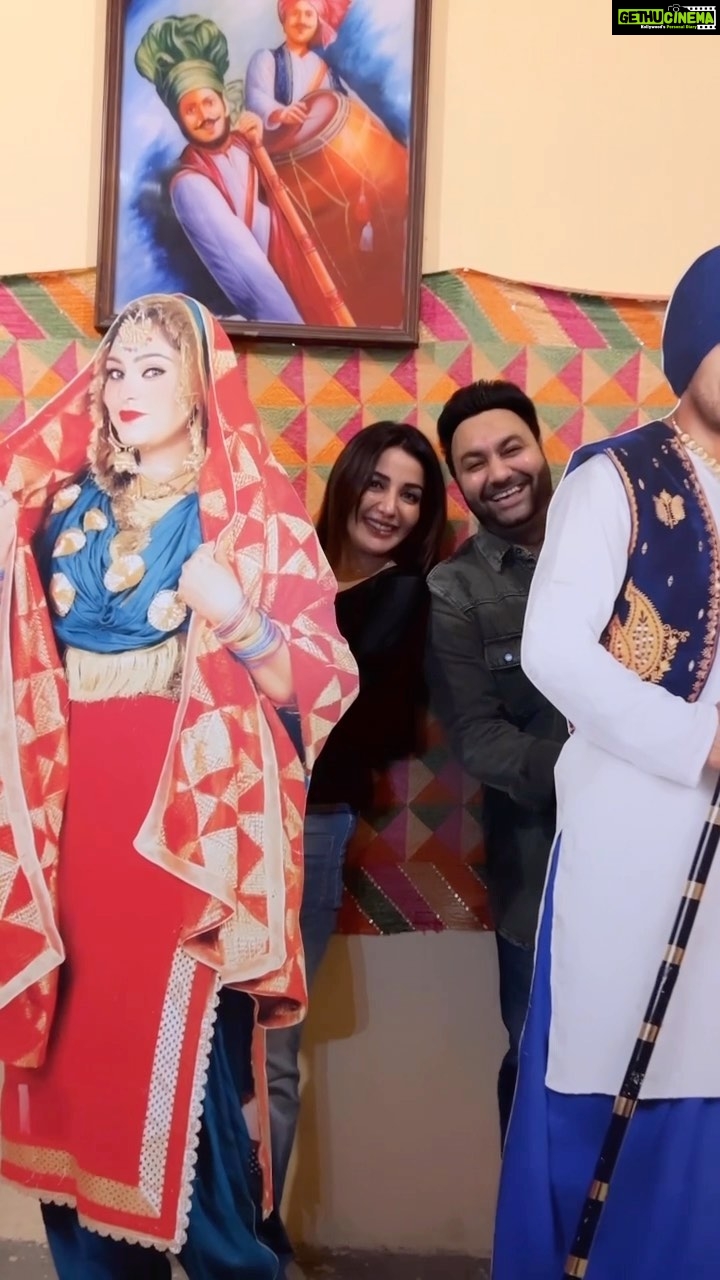 Sonia Mann Instagram - Chaand song 😊 @lakhwinderwadaliofficial @zeemusiccompany