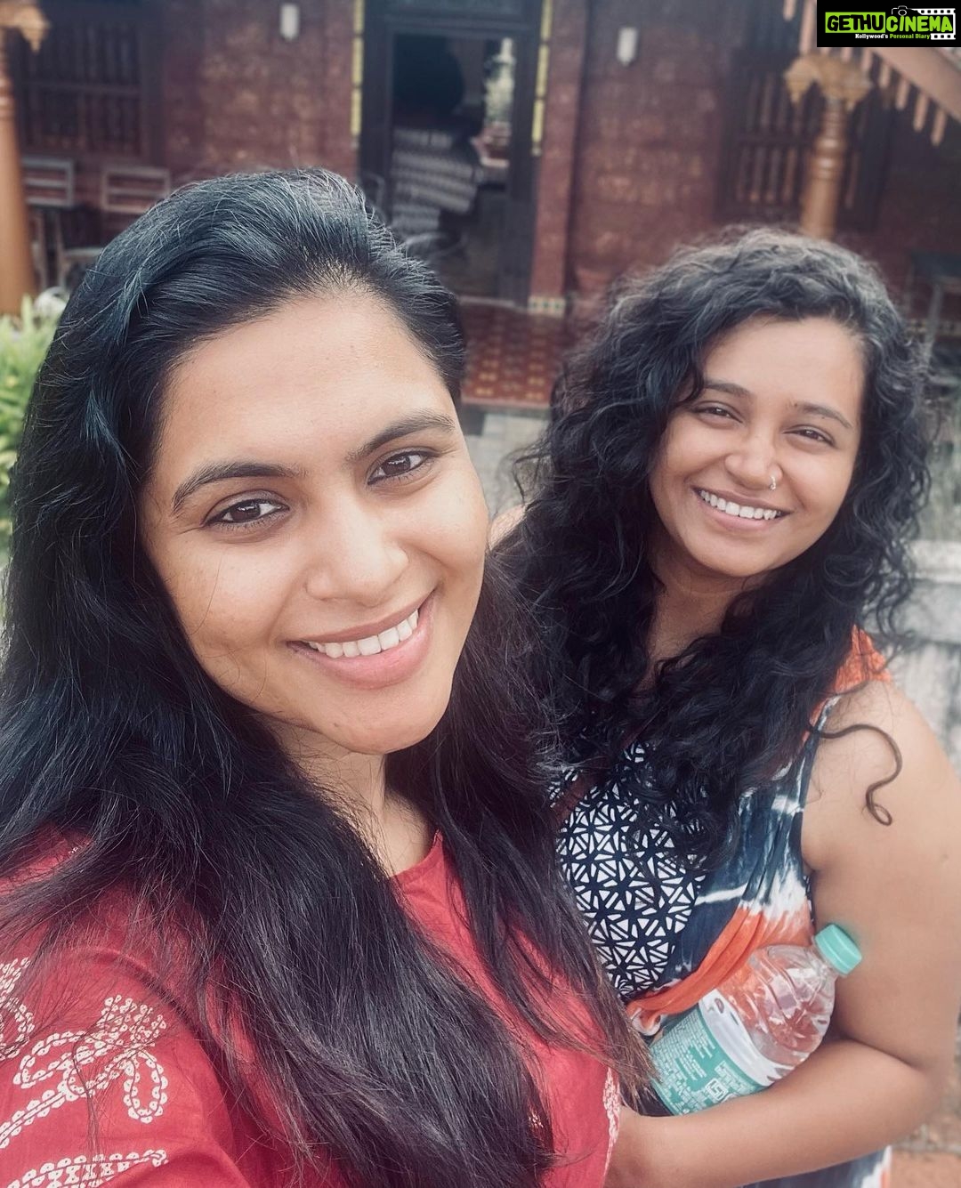 Sonu Gowda Instagram - My golden days were spent with these precious idiots.. know these people from my school days but never thought of travelling.. finally we did it.. Sakleshpura