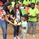 Sonu Gowda Instagram – Our Jeevaspandana team Celebrated Independence day by distributing Uniforms ,Notebooks, Geometry box ,Pens etc to the need students of rural area Govt school students of Siddharabetta..❤️
Actress Sweet soul @sonugowda and @neharamakrishna also joined hands with our initiative and made the program more colorful ❤️ 
@creovalley photo academy Students also joined and captured many beautiful moments.. Siddarabetta