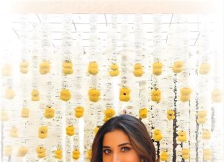 Sophie Choudry Instagram - Aaj Main Nachna is here to win your heart & make you dance this shaadi season!! Need your love for my first ever #1MinMusic 💕 #aajmainnachna #weddingsong #mehndi #trendingsong #sophiechoudry A huge thanku to this incredible team behind the song and video!! Creative director & Editor @adityabhansali_ Co director/EP @siddhant_singhvi @storytellers_management Choreographer @yasshkadamm Location @one8.commune @suved Composer/lyricist @manisha_ojha_ram Producer/Arranger @gosavimontu Rhythm arrangement @hanifaslam_official Recorded by @rhsharma504 Mixed and Mastered by @tosiefshaikh HMU @divyachablani15 @tinamukharjee Styled by @mohitrai with @shrey_vaishnav_ Look 1 Outfit @gopivaiddesigns Jewellery @curiocottagejewelry Look 2 Outfit @svacouture Jewellery @motifsbysurabhididwania Look 3 Outfit @itrhofficial Jewellery @karishma.joolry Art director @_eye.for.beauty_ Dancers styling @styled.by.urvi Special thanks to @aachho @dinky_nirh Dancers @chinmayee19 @__sakshi2204 @alyonaatalukdar_thedancer @ishasawant_ @aankitaguptaa Poster design @hslstudios (Samdish Sandhu)