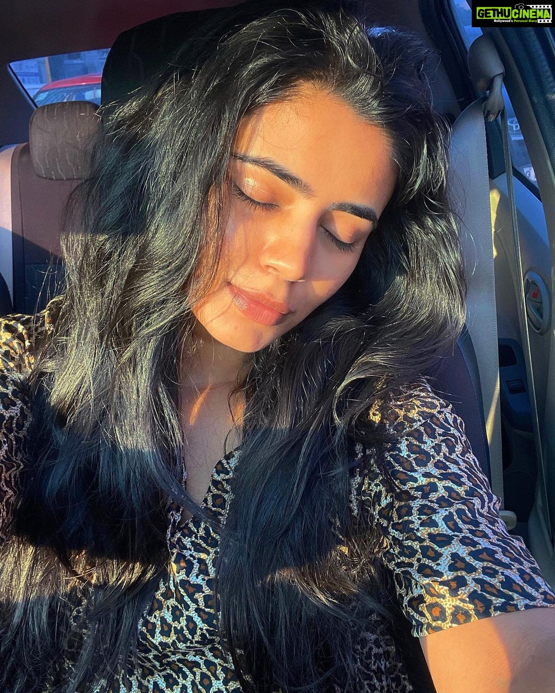 Soundariya Nanjundan Instagram - πππ€³π»π€ . #selfie . . . . . . . #soundariyananjundan #chennai #kannadiga #soundariya #actress #tamilcinema #model #performer #actor #fashioninspo #tamilnadu #bangalore #cinema #modellife #kollywood #soundarya #soundaryananjundan #modelling #fashion #actorslife #outfitoftheday #ootdfashion #reels #reelsinstagram #photo #photographer #camera #lifestyle #fashionblogger Tamilnadu,India