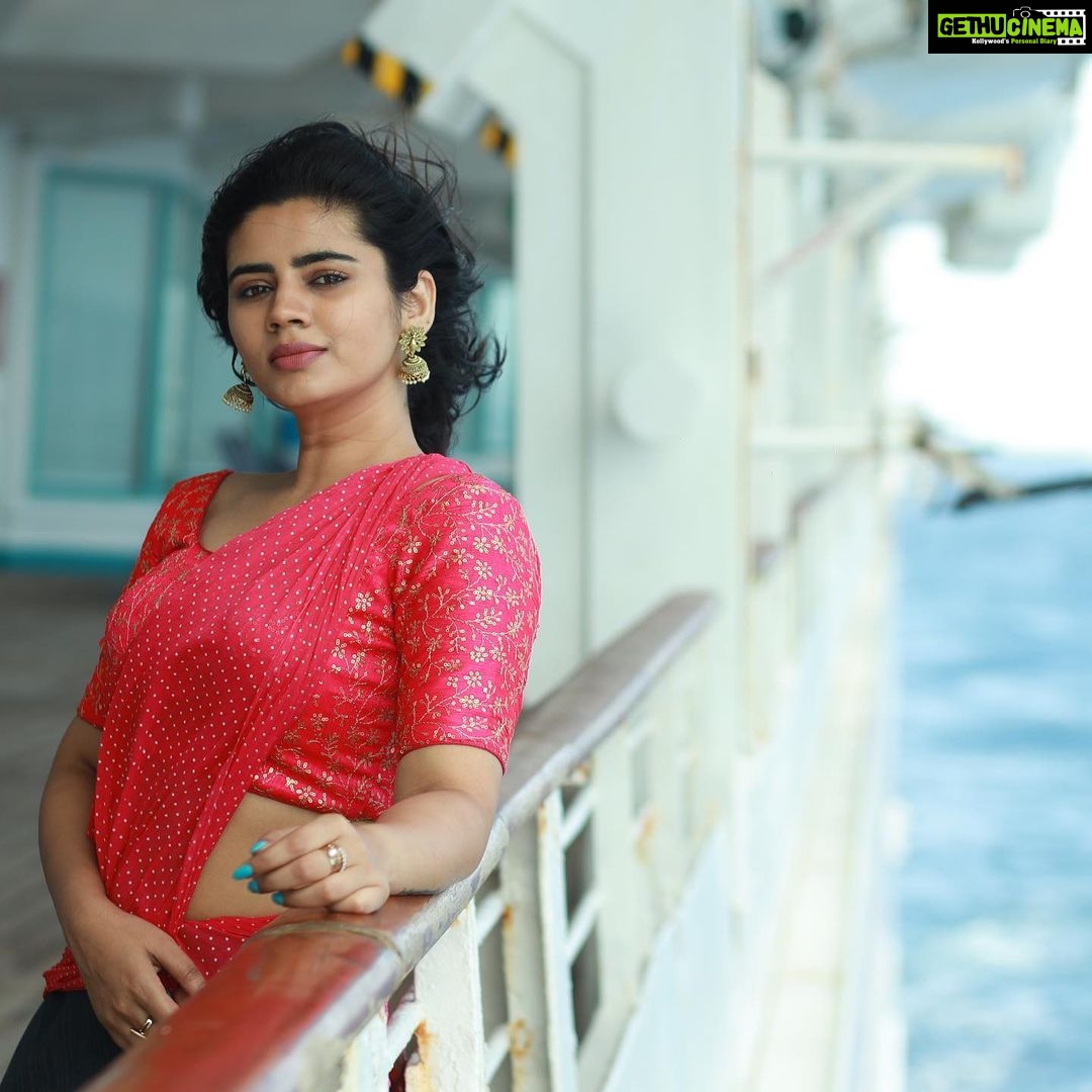 Soundariya Nanjundan Instagram - Leaning Into The Wind βοΈπ . . Outfit - @instorefashions πΈ - @bhoopalm_official . . . . . #soundariyananjundan #chennai #kannadiga #soundariya #actress #tamilcinema #model #performer #actor #fashioninspo #tamilnadu #bangalore #cinema #modellife #kollywood #soundarya #soundaryananjundan #modelling #fashion #actorslife #outfitoftheday #ootdfashion #reels #reelsinstagram #photo #photographer #camera #lifestyle #fashionblogger