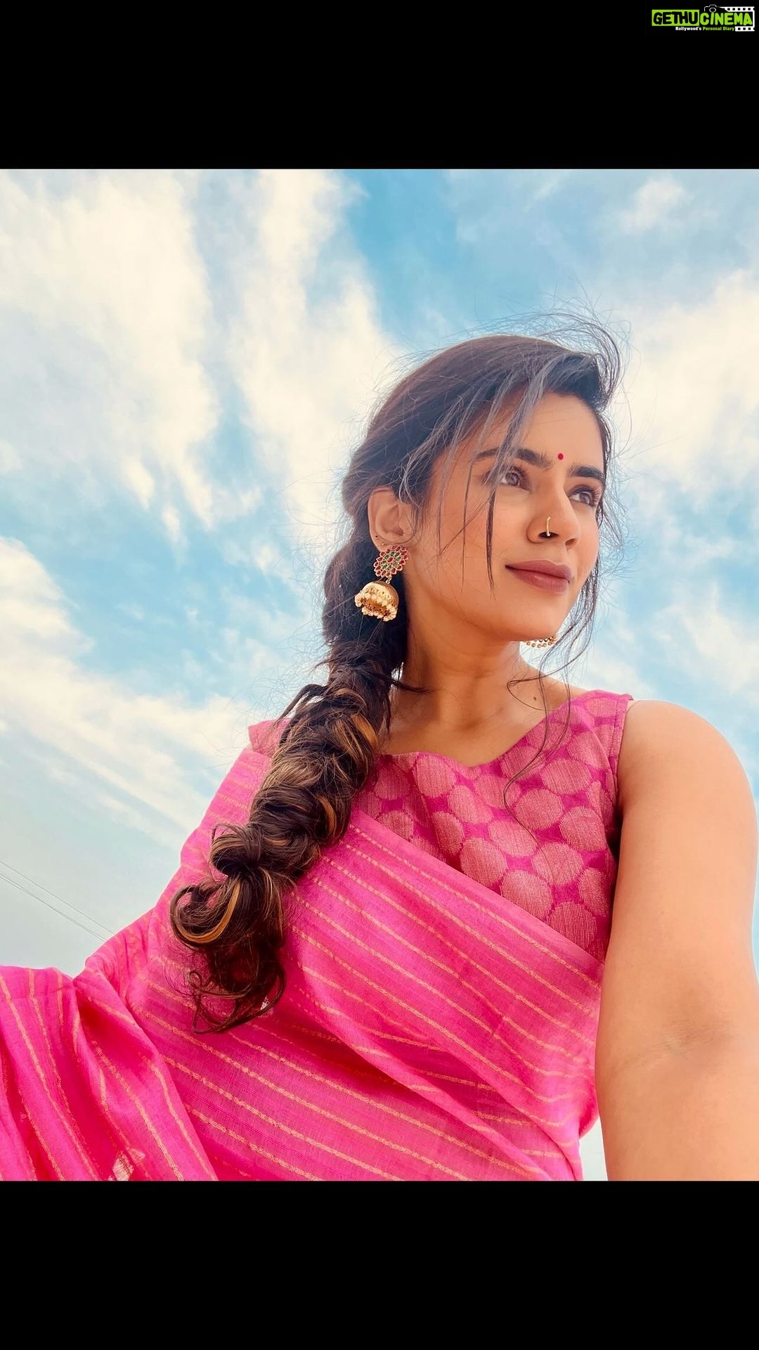 Soundariya Nanjundan Instagram - Just look into my eyes π . . . #JoshMeinAaja @officialjoshapp @joshapp.tamil . . . . . . . . . . . . #soundariyananjundan #chennai #kannadiga #soundariya #actress #tamilcinema #model #performer #actor #tamilnadu #bangalore #cinema #modellife #kollywood #soundarya #soundaryananjundan #modelling #fashion #actorslife #outfitoftheday #ootdfashion #reels #reelsinstagram #photo #photographer #camera #lifestyle #fashionblogger Chennai, India
