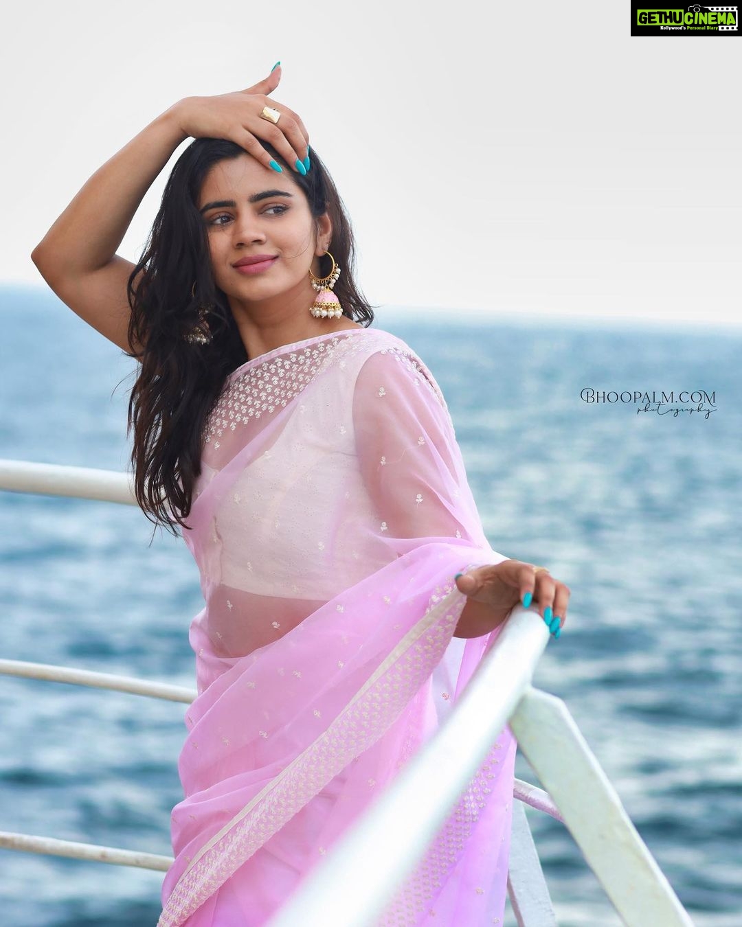 Soundariya Nanjundan Instagram - The last picture of the day I promise 😉 . #blowinghairdontcare 🌊 . . 📸 - @bhoopalm_official 📍- @cordeliacruises 🛳 Saree - @studiovirupa Styling- @soundariya_nanjundan . . . . . . . . . #soundariyananjundan #soundariya #nanjundan #soundarya #soundaryananjundan