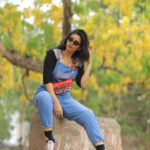 Soundariya Nanjundan Instagram - ME, WAITING FOR MY CAB TO REACH 🤪🚕 📍 . #chennaicity . 📸 - @__studiotic_studio_presents__ @_a.s.h.o.k__the__duker_ . OOTD Dungaree Kind Of a Day - @lifestylestores 💼- @guess Sunglass- @hm . #soundariyananjundan #soundariya #nanjundan #soundarya #soundaryananjundan Chennai, India