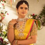 Soundariya Nanjundan Instagram - Happy as a flower 🌻. . Saree: @pachaiyappas_silks Designer Blouse- @yuti_designer_blouse Styling- @puraniii 📸- @balakumaran.19 MUA: @makeupartistrybykavithasekar Decor: @weddingchakra Jewellery: @challani_jewellery
