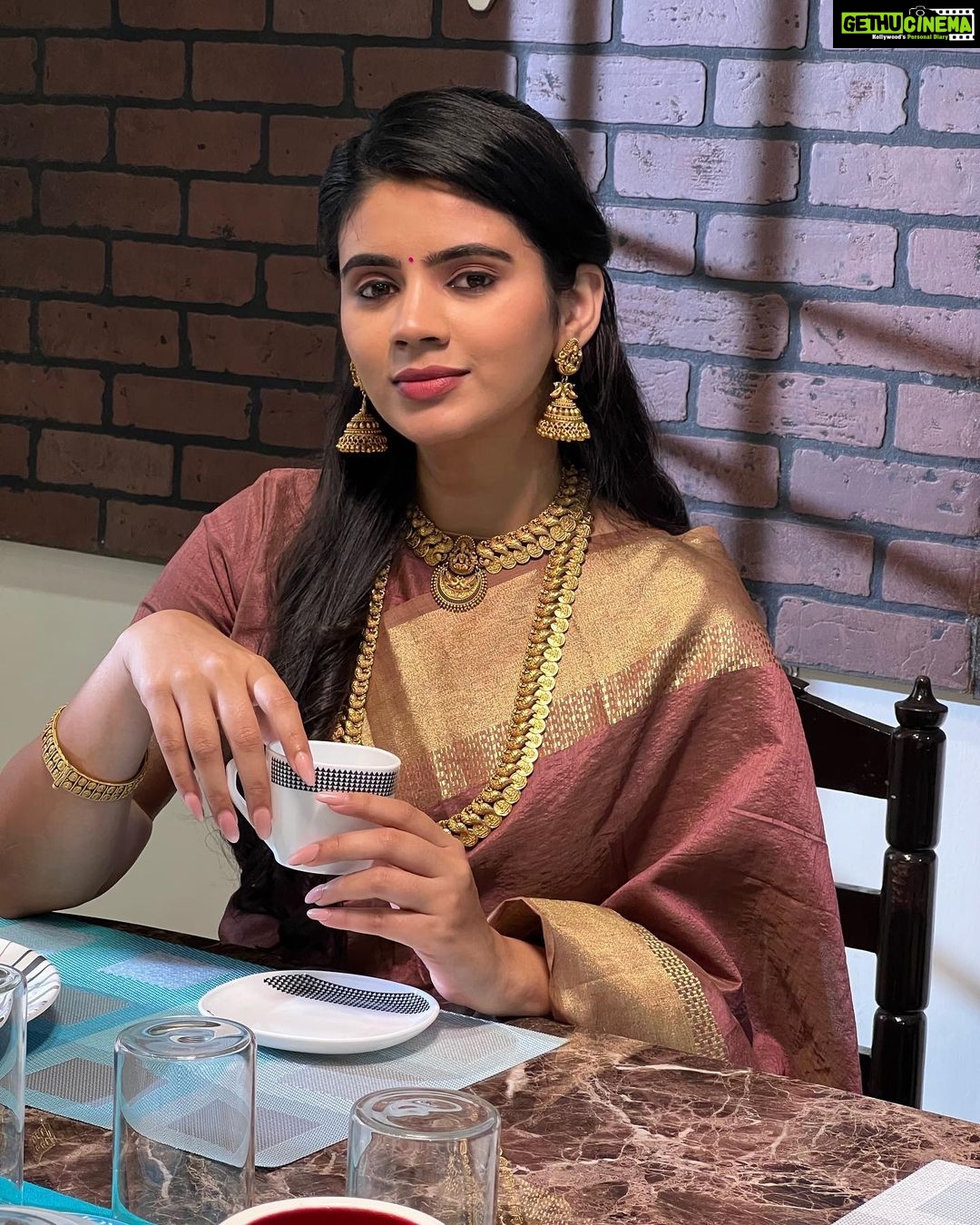 Soundariya Nanjundan Instagram - Be not afraid of growing slowly. Be afraid only of standing still. #stillfromadvideo #ad . Makeup & hair 🤎- @makeup_by_kez Jewellery- @vivahbridalcollections Saree- @h_o_g_h Casting Coordinator - @jeffreypaulll . Valasaravakkam
