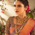 Soundariya Nanjundan Instagram - Elegance is not only what you're wearing. It is how you wear it. Who you are inside💜 . . Saree: @pachaiyappas_silks Designer Blouse- @yuti_designer_blouse Styling- @puraniii MUA: @makeupartistrybykavithasekar 📸- @balakumaran.19 Decor: @weddingchakra Jewellery: @challani_jewellery Chennai, India