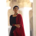 Soundariya Nanjundan Instagram - இசையின் மணம் வீசும் இதயம் 🎶🌸 . Outfit- @instorefashions Makeup&hair- @zai.makeover.studio Jewel- @made_for_hers 📸- @bhoopalm_official . #indianwear #textile #photoshoot #madurai . #soundariyananjundan #soundariya #nanjundan #soundarya #soundaryananjundanc Madurai, India