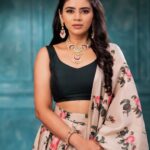 Soundariya Nanjundan Instagram - Strong women don't have attitudes. They have standards and boundaries.🧑🏻‍🎤 . . Mua:@sukarmakeupartist Jwellery:@new_ideas_fashions Costume:@label_prabuselvaraj Behind the lens:@nrphotography______ . IStills