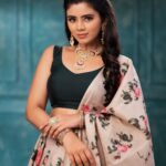 Soundariya Nanjundan Instagram - Strong women don't have attitudes. They have standards and boundaries.🧑🏻‍🎤 . . Mua:@sukarmakeupartist Jwellery:@new_ideas_fashions Costume:@label_prabuselvaraj Behind the lens:@nrphotography______ . IStills