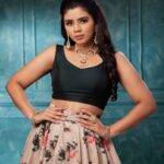 Soundariya Nanjundan Instagram - Strong women don't have attitudes. They have standards and boundaries.🧑🏻‍🎤 . . Mua:@sukarmakeupartist Jwellery:@new_ideas_fashions Costume:@label_prabuselvaraj Behind the lens:@nrphotography______ . IStills
