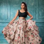 Soundariya Nanjundan Instagram - Strong women don't have attitudes. They have standards and boundaries.🧑🏻‍🎤 . . Mua:@sukarmakeupartist Jwellery:@new_ideas_fashions Costume:@label_prabuselvaraj Behind the lens:@nrphotography______ . IStills