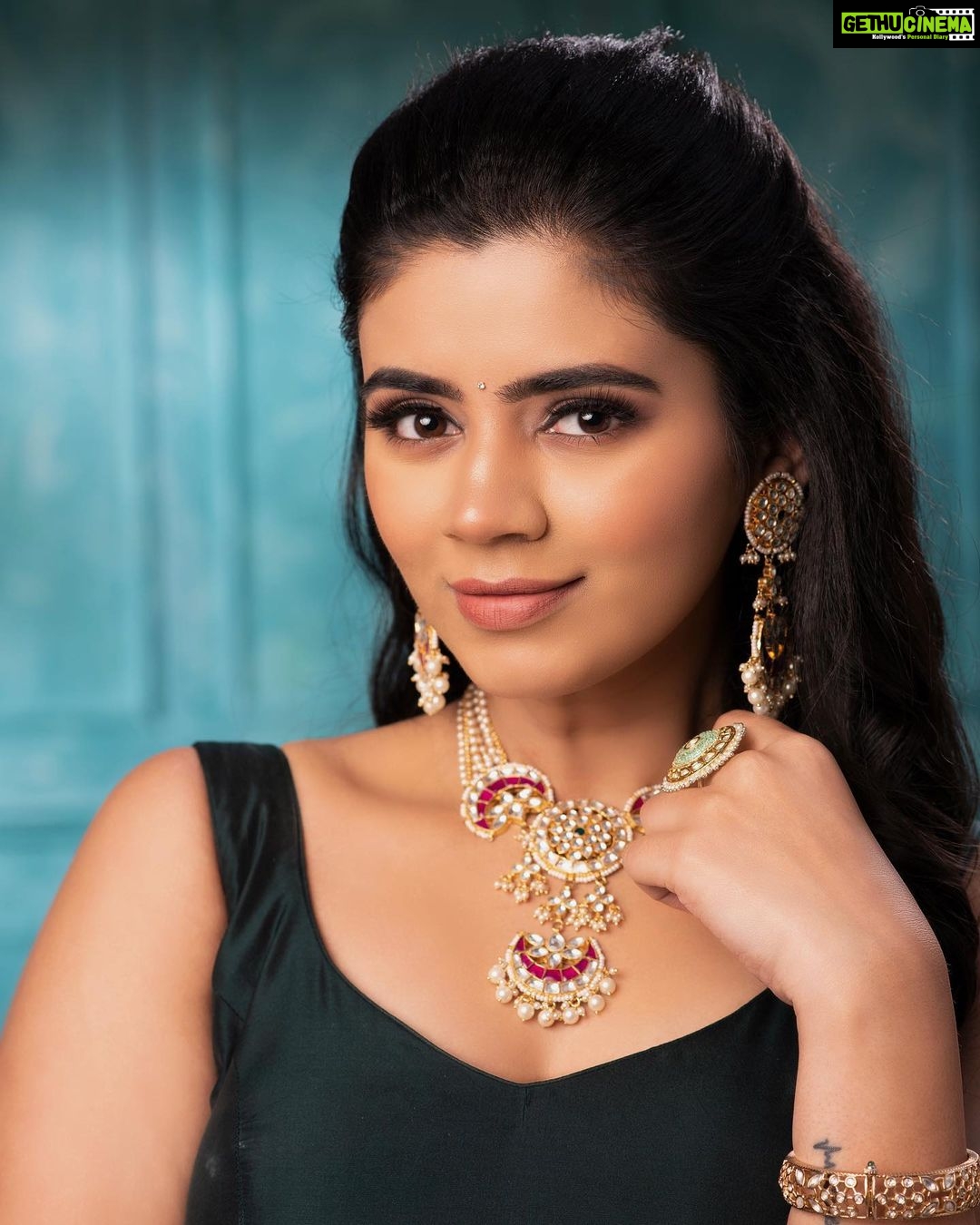 Soundariya Nanjundan Instagram - "You become what you believe."🧚🏻 . Mua:@sukarmakeupartist Jwellery:@new_ideas_fashions Costume:@label_prabuselvaraj Behind the lens:@nrphotography______ . IStills