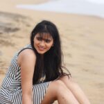 Soundariya Nanjundan Instagram - SKY ABOVE, SAND BELOW, PEACE WITHIN 🌊⛅️ . #beach 🏝 #beachvibes 📸- @bhoopalm_official . . #soundariyananjundan #soundariya #nanjundan #soundarya #soundaryananjundan Mahabalipuram, Tamil Nadu, India