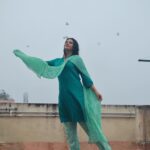 Soundariya Nanjundan Instagram - சிறிய நேர மழையில் மனமும் கூட நனைந்தது 🌧.. . #chennairains . Outfit- @instorefashions 📸- @bhoopalm_official Chennai, India